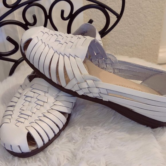 7 Wide Softspots Women's Trinidad White leather slip ons - Picture 6 of 7